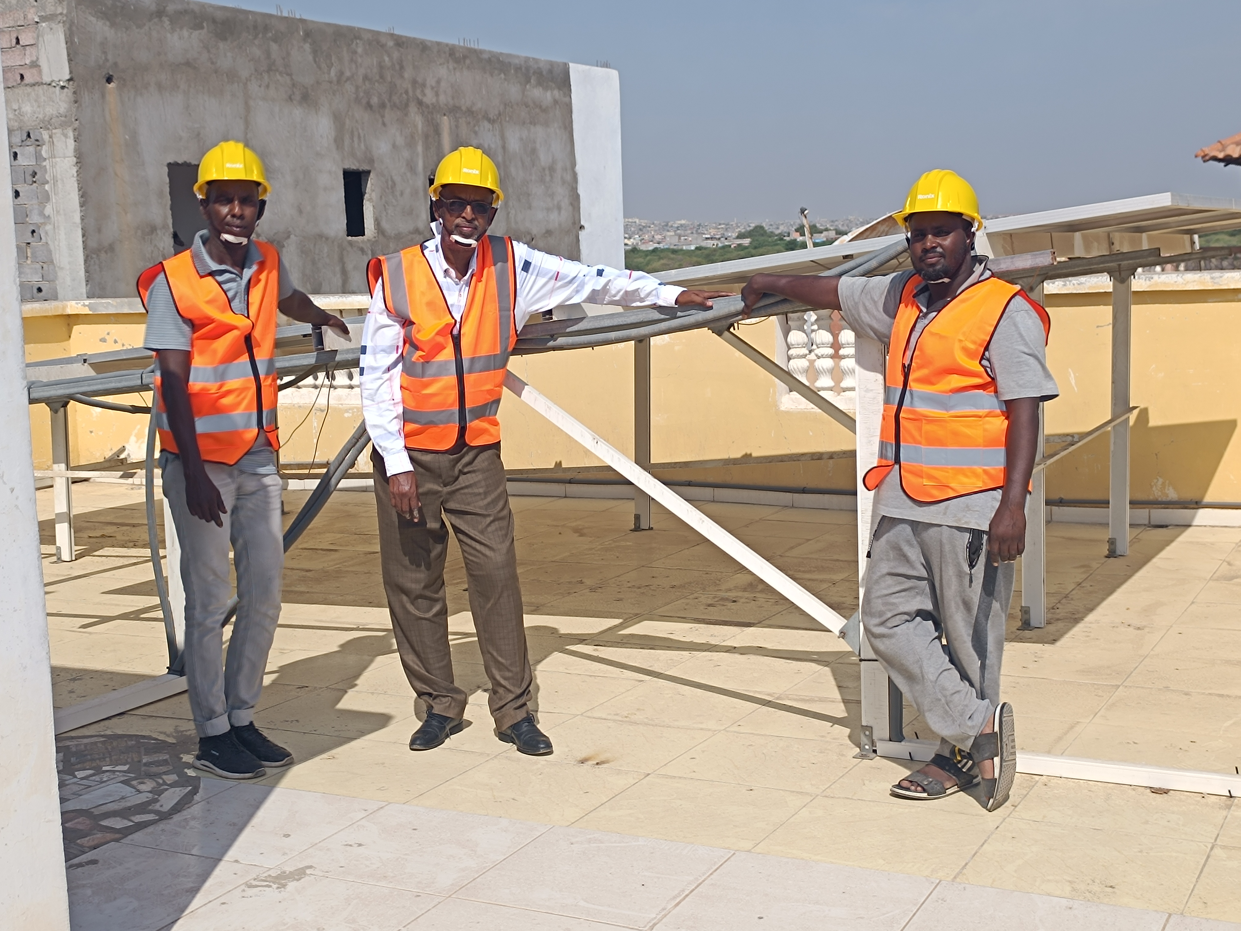 Equipe Technique AEC sur le toit